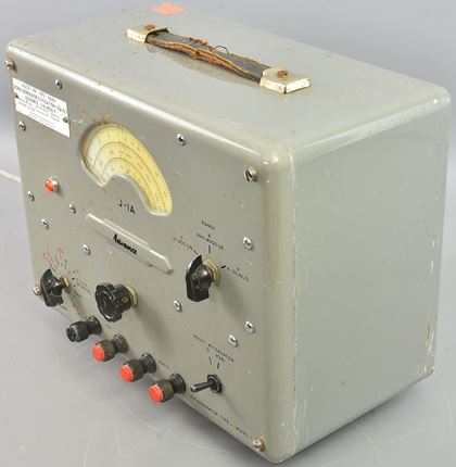 Advance-J-1A vintage signal generator